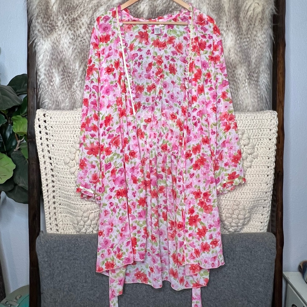 Morgan Taylor Floral Robe - Picture 2 of 4